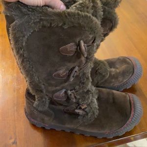 Earth brand suede faux fur brown boots.
